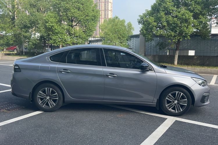 Used Peugeot 308 2016 1.6L Automatic Luxury Edition Exterior 2
