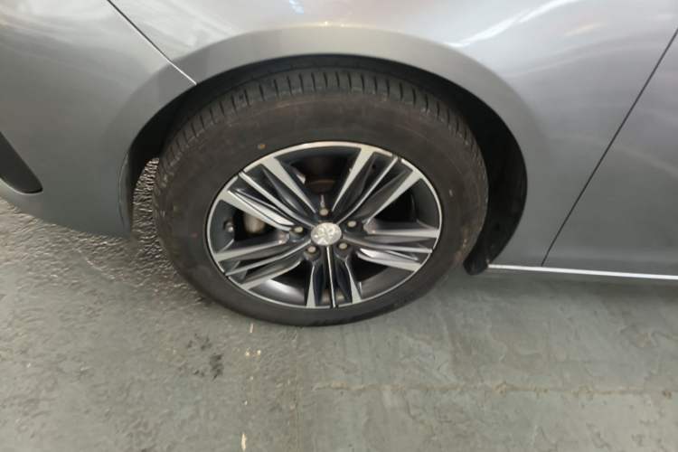 Used Peugeot 308 2016 1.6L Automatic Fashion Edition Exterior 4