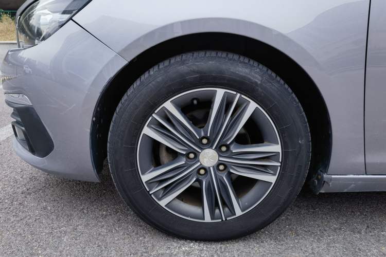 Used Peugeot 308 2016 1.6L Automatic Luxury Edition Exterior 5