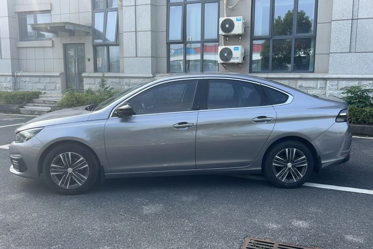 Used Peugeot 308 2016 1.6L Automatic Luxury Edition Exterior 5