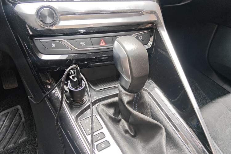 Used Peugeot 308 2016 1.6L Automatic Luxury Edition Gear Lever