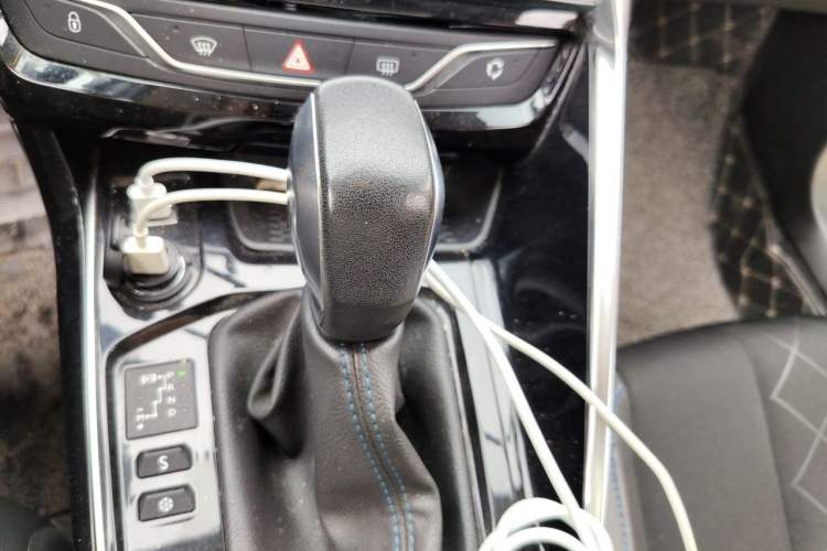 Used Peugeot 308 2016 1.6L Automatic Luxury Edition Gear Lever