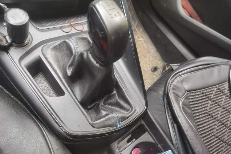 Used Peugeot 308 2016 1.6L Manual Fashion Edition Gear Lever