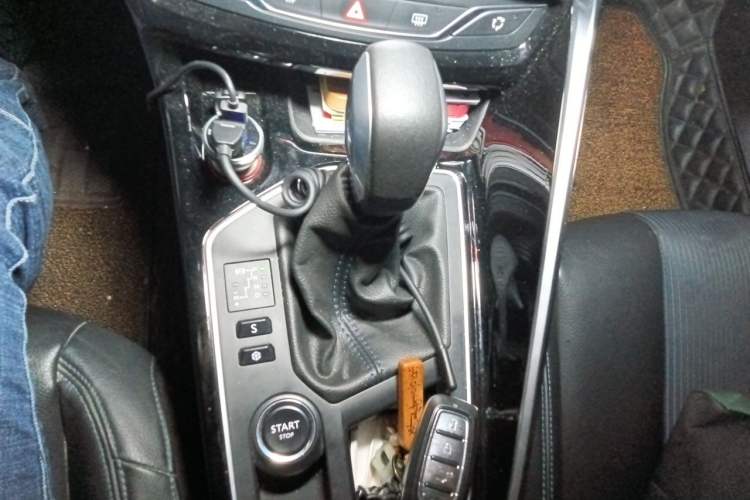 Used Peugeot 308 2016 350THP Automatic Prestige Edition Gear Lever