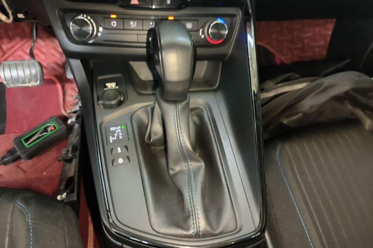 Used Peugeot 308 2016 1.6L Automatic Fashion Edition Gear Lever