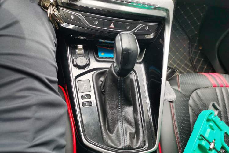 Used Peugeot 308 2016 1.6L Automatic Luxury Edition Gear Lever