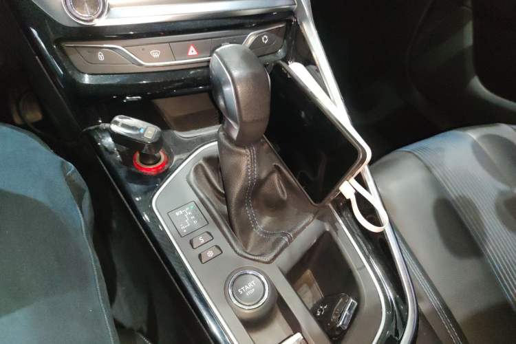 Used Peugeot 308 2016 350THP Automatic Prestige Edition Gear Lever