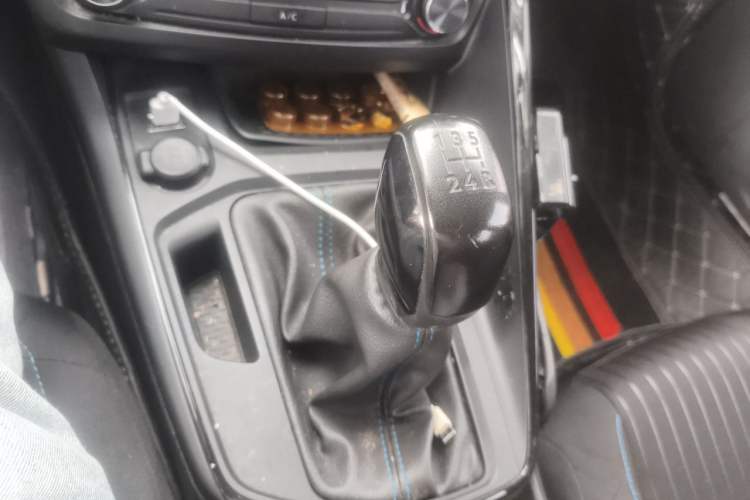 Used Peugeot 308 2016 1.6L Manual Fashion Edition Gear Lever