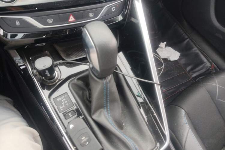 Used Peugeot 308 2016 1.6L Automatic Luxury Edition Gear Lever