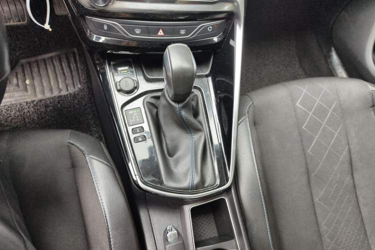 Used Peugeot 308 2016 1.6L Automatic Luxury Edition Gear Lever