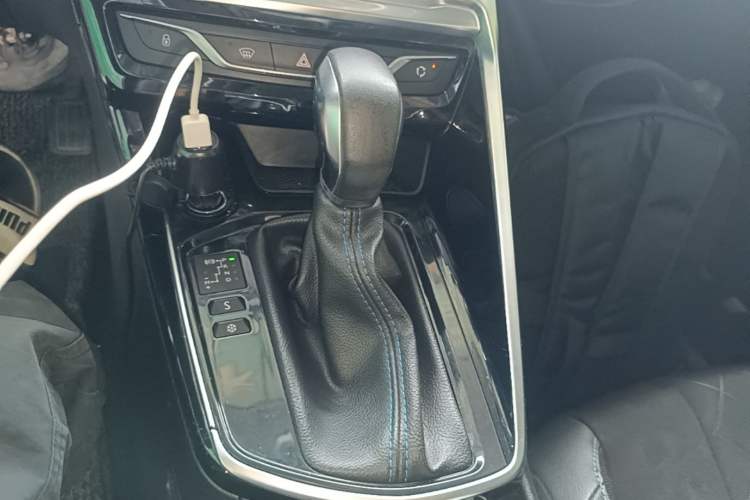 Used Peugeot 308 2016 1.6L Automatic Luxury Edition Gear Lever