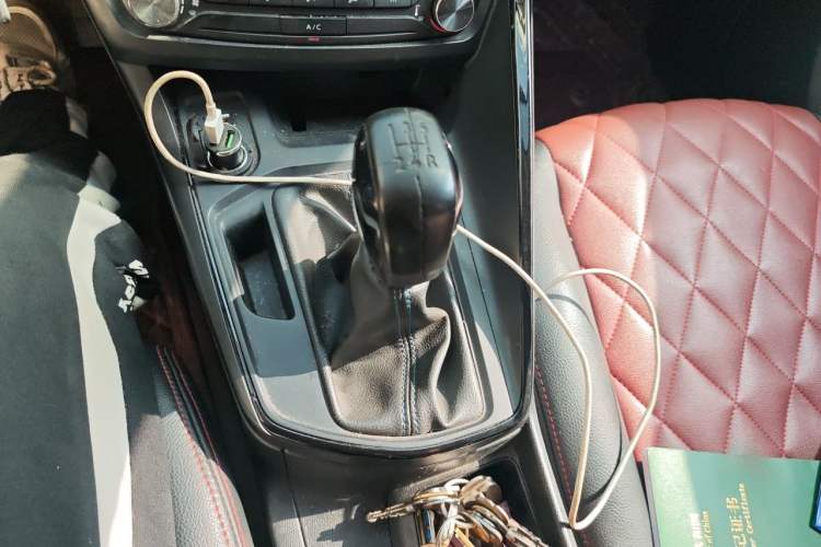 Used Peugeot 308 2016 1.6L Manual Fashion Edition Gear Lever