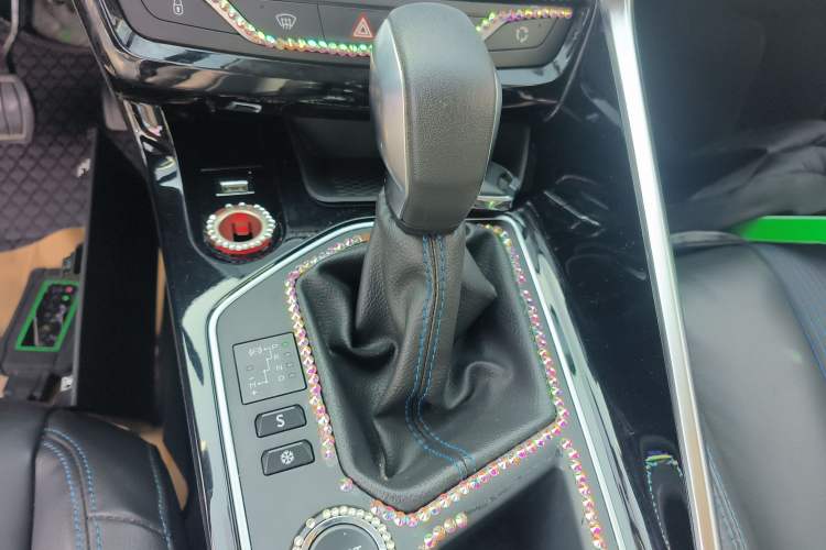 Used Peugeot 308 2016 350THP Automatic Prestige Edition Gear Lever