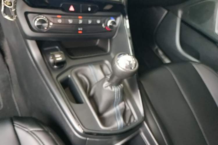 Used Peugeot 308 2016 1.6L Manual Fashion Edition Gear Lever