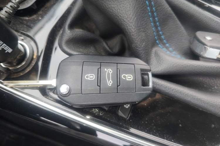 Used Peugeot 308 2016 1.6L Automatic Luxury Edition Interior 1