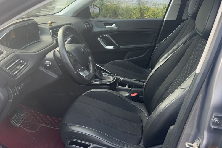 Used Peugeot 308 2016 1.6L Automatic Luxury Edition Interior 1