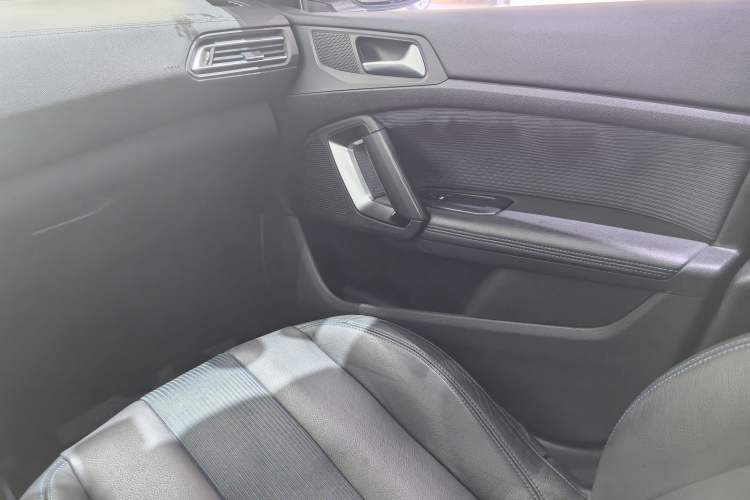 Used Peugeot 308 2016 350THP Automatic Prestige Edition Interior 10
