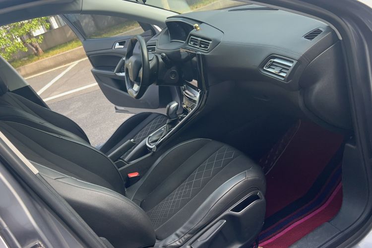 Used Peugeot 308 2016 1.6L Automatic Luxury Edition Interior 13