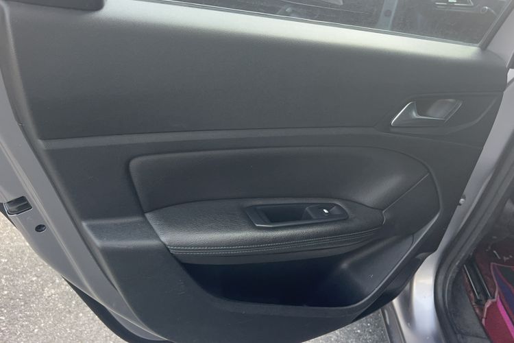 Used Peugeot 308 2016 1.6L Automatic Luxury Edition Interior 4