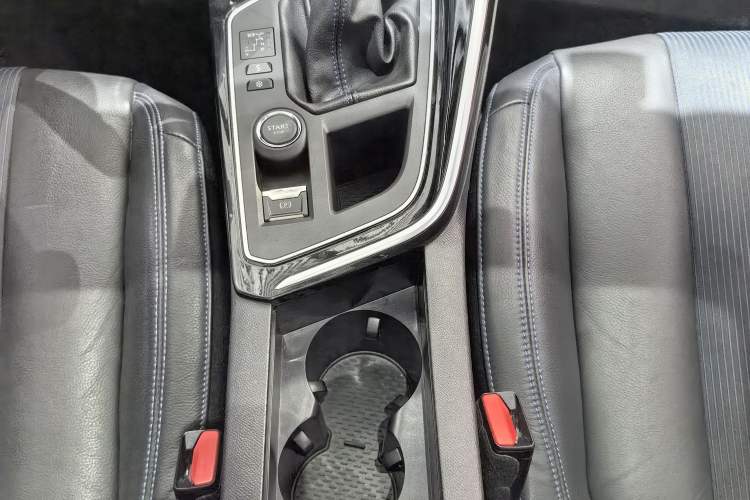 Used Peugeot 308 2016 350THP Automatic Prestige Edition Interior 8