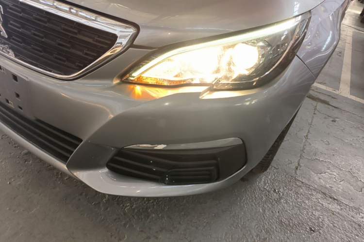 Used Peugeot 308 2016 1.6L Automatic Fashion Edition Left Front Headlight