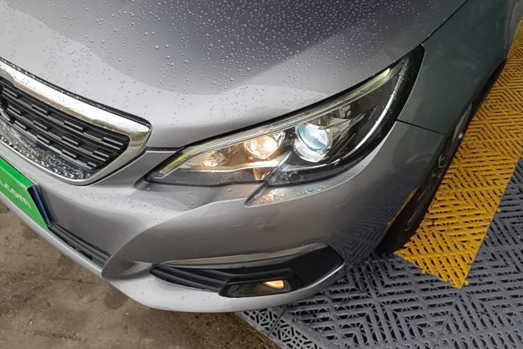 Used Peugeot 308 2016 1.6L Automatic Luxury Edition Left Front Headlight
