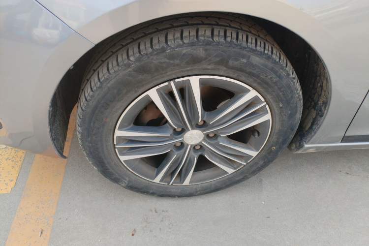 Used Peugeot 308 2016 1.6L Automatic Fashion Edition Left Front Wheel Hub
