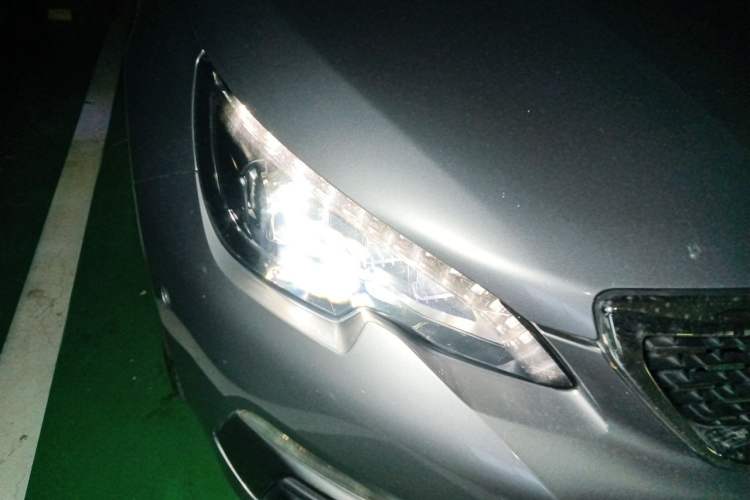 Used Peugeot 308 2016 350THP Automatic Prestige Edition Right Front Headlight