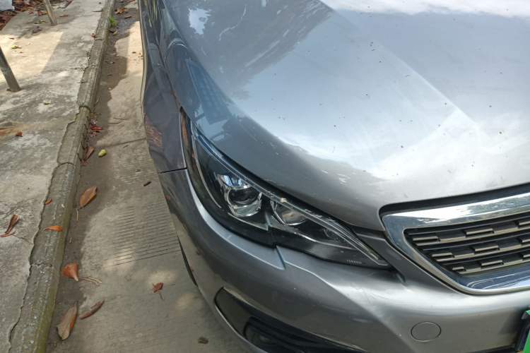 Used Peugeot 308 2016 1.6L Automatic Luxury Edition Right Front Headlight