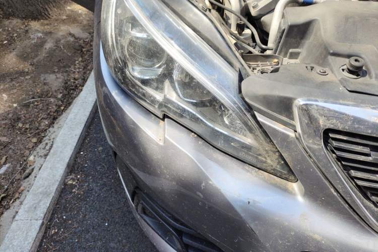 Used Peugeot 308 2016 1.6L Automatic Luxury Edition Right Front Headlight