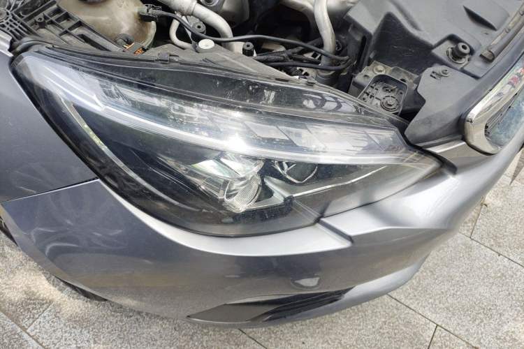 Used Peugeot 308 2016 1.6L Automatic Luxury Edition Right Front Headlight