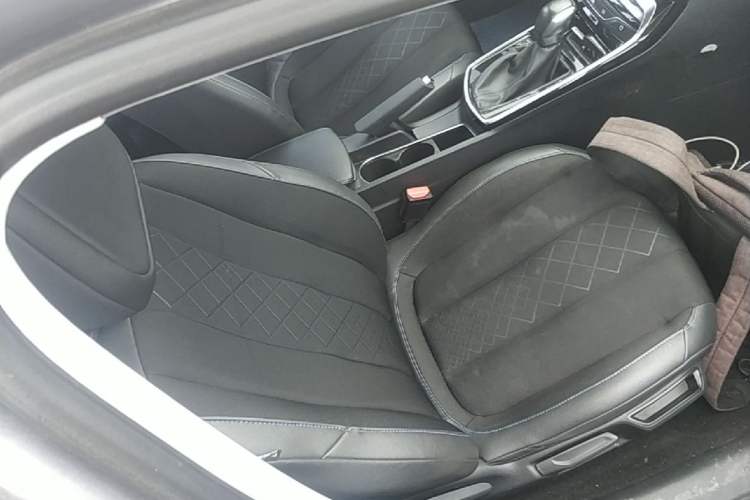 Used Peugeot 308 2016 1.6L Automatic Luxury Edition Right Front Seat