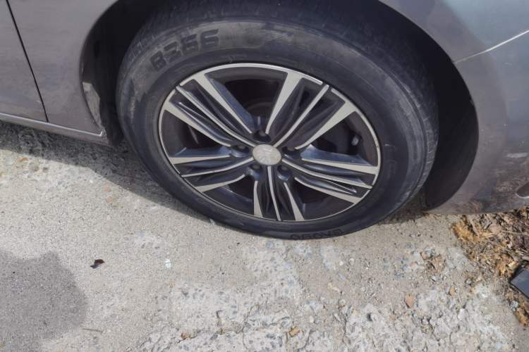 Used Peugeot 308 2016 1.6L Manual Fashion Edition Right Front Wheel Hub