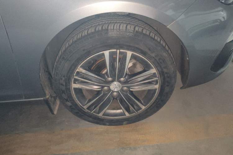 Used Peugeot 308 2016 1.6L Automatic Fashion Edition Right Front Wheel Hub