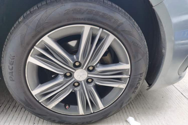 Used Peugeot 308 2016 1.6L Automatic Luxury Edition Right Front Wheel Hub