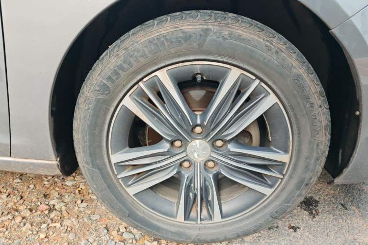 Used Peugeot 308 2016 1.6L Manual Fashion Edition Right Front Wheel Hub