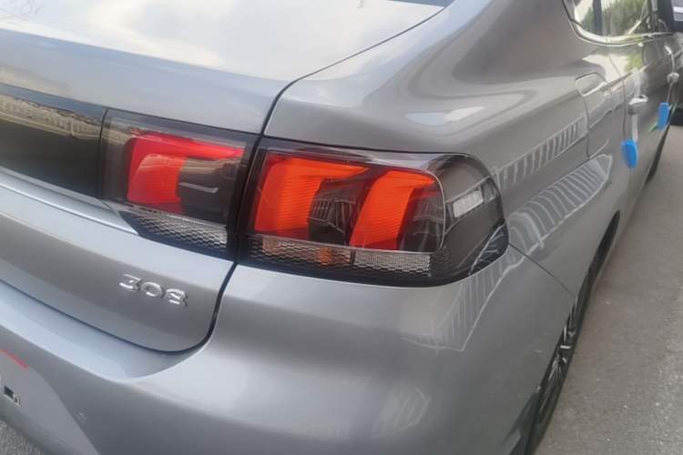 Used Peugeot 308 2016 1.6L Automatic Luxury Edition Right Rear Taillight