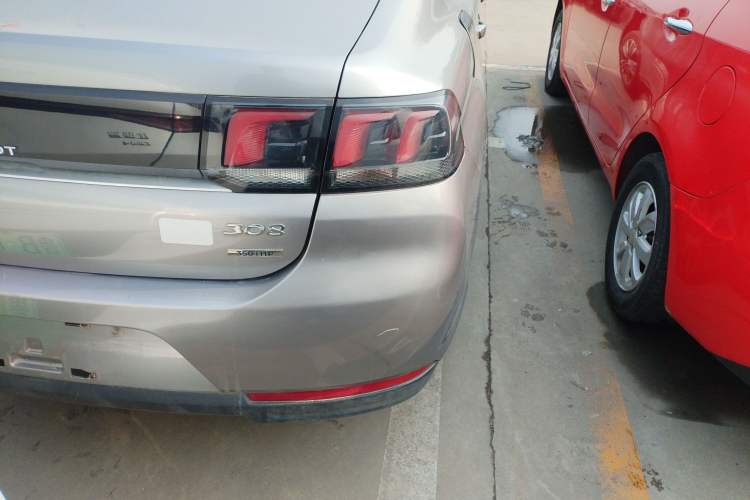 Used Peugeot 308 2016 1.6L Automatic Fashion Edition Right Rear Taillight