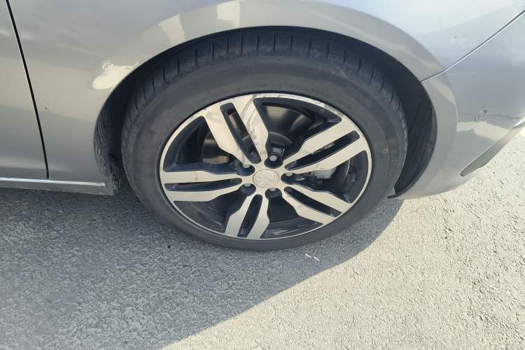 Used Peugeot 308 2016 350THP Automatic Prestige Edition Right Rear Wheel Hub