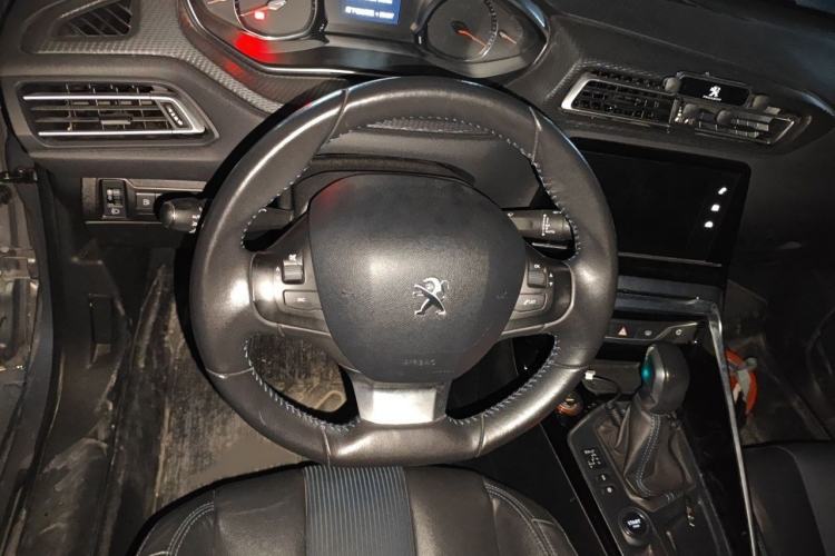 Used Peugeot 308 2016 350THP Automatic Prestige Edition Steering Wheel