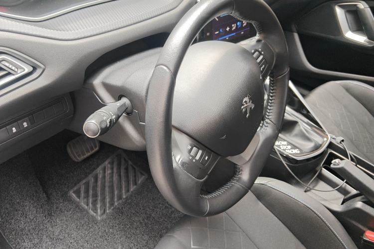 Used Peugeot 308 2016 1.6L Automatic Luxury Edition Steering Wheel