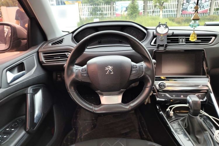 Used Peugeot 308 2016 1.6L Automatic Luxury Edition Steering Wheel