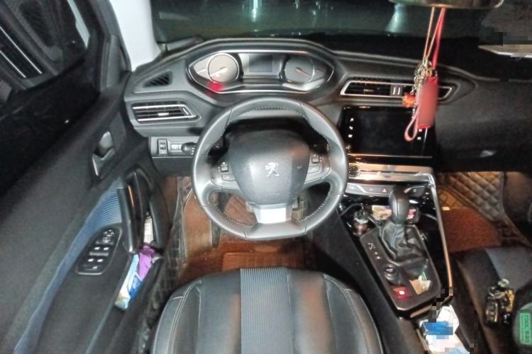 Used Peugeot 308 2016 350THP Automatic Prestige Edition Steering Wheel