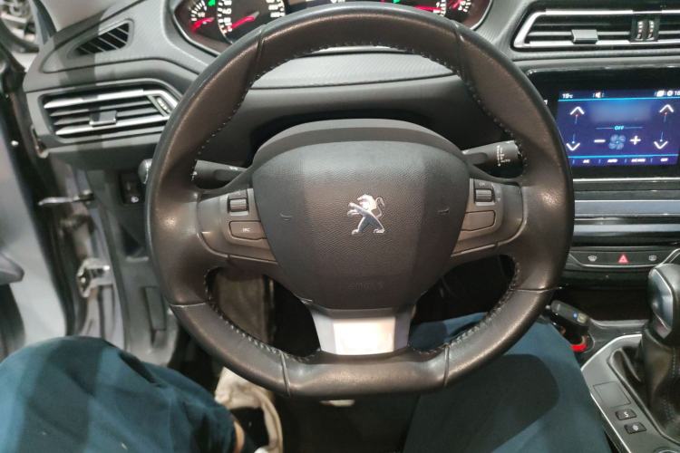 Used Peugeot 308 2016 350THP Automatic Prestige Edition Steering Wheel