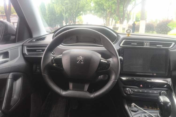 Used Peugeot 308 2016 1.6L Manual Fashion Edition Steering Wheel