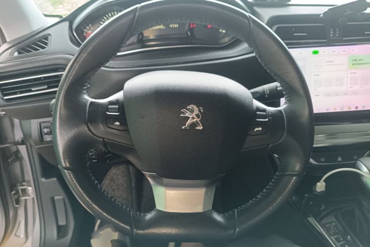 Used Peugeot 308 2016 1.6L Automatic Luxury Edition Steering Wheel