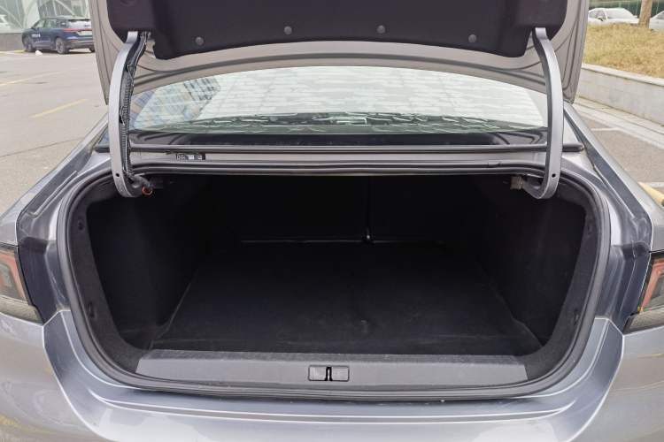 Used Peugeot 308 2016 1.6L Automatic Luxury Edition Trunk
