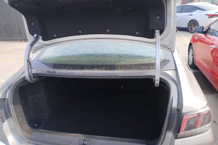 Used Peugeot 308 2016 1.6L Automatic Fashion Edition Trunk