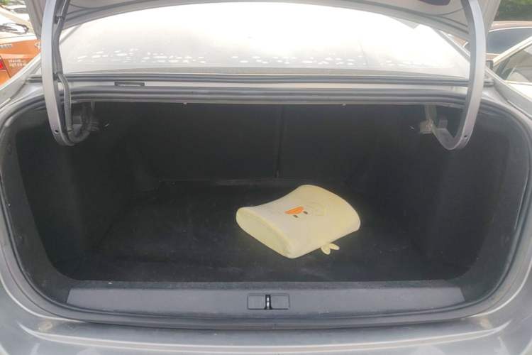 Used Peugeot 308 2016 1.6L Automatic Luxury Edition Trunk