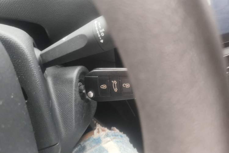 Used Peugeot 308 2016 1.6L Manual Fashion Edition Vehicle Key